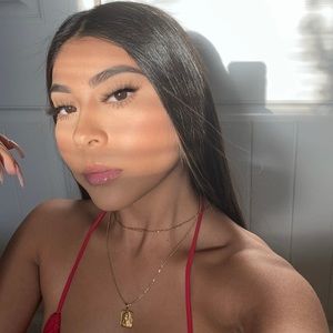 Meet your Posher, Evette